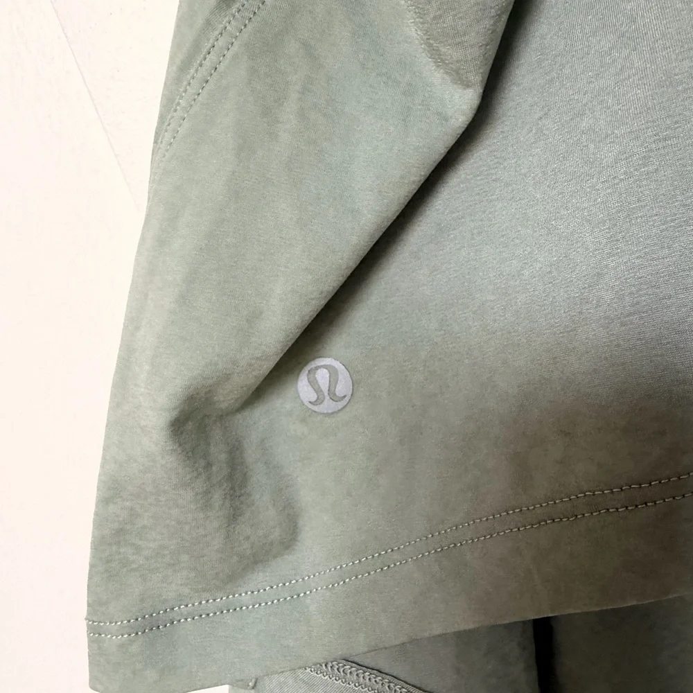 Lululemon lightweight Racerback Tank 6 - Picture 4 of 5